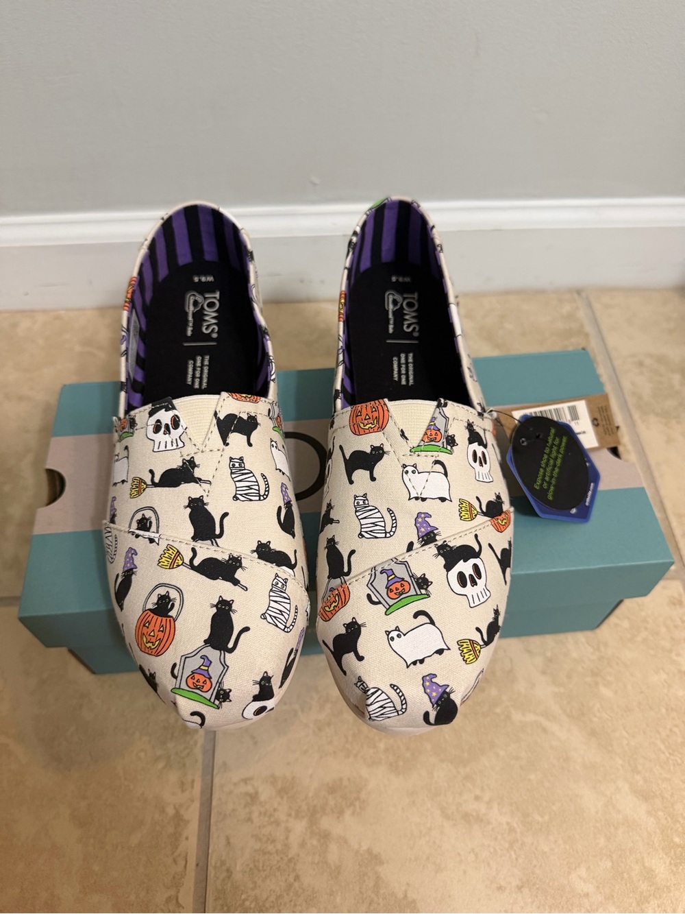NWT Toms Women's Cream Halloween Glow in the Dark Cat Flats